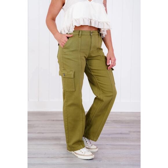 Judy Blue High Rise Cargo Straight Leg Jeans in Matcha Green Size 9/29 NWT - Picture 1 of 15